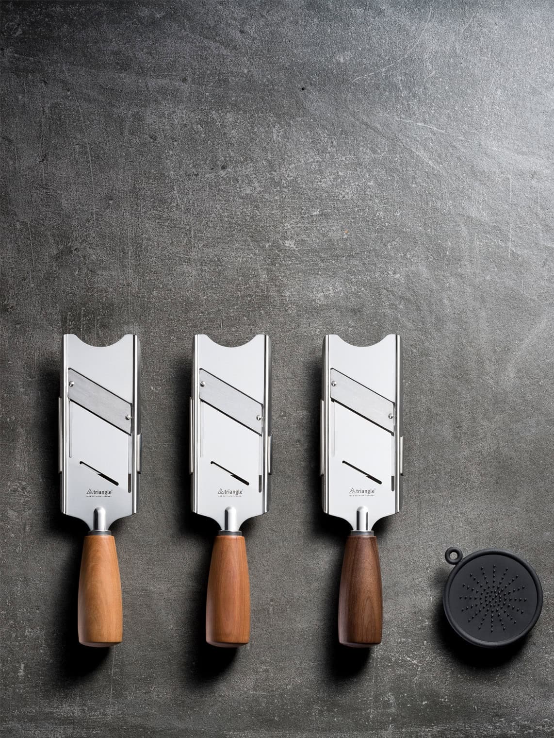 8414115_v01_4zu3_portrait