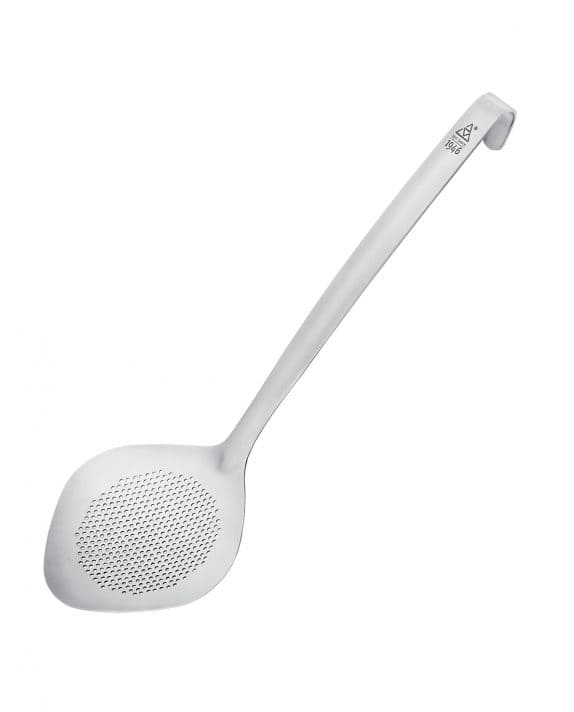 triangle Schaumlöffel 1946 aus Edelstahl 18/10 mit feinen Löchern stark massiv stabil matt gebürstet kaufen onlineshop Serie Marke fein Schaumkelle